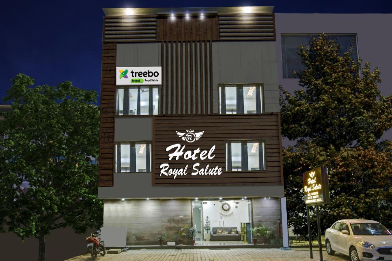 فندق Treebo Royal Salute, Zirakpur المظهر الخارجي الصورة